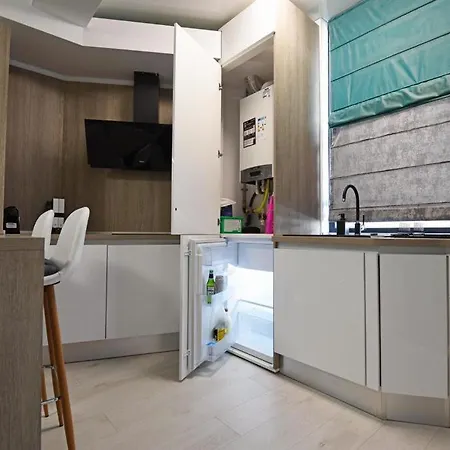 716 Hf Apartment